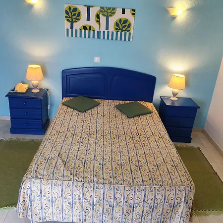 アパートホテル Azul 3*